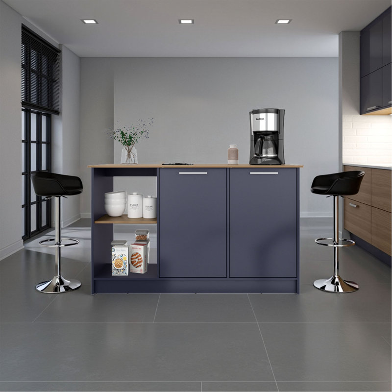 Îlot de cuisine en chêne bleu et naturel avec armoire de rangement et tablettes ouvertes