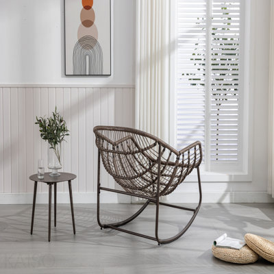 Chaise berçante pour l'extérieur 
Rose