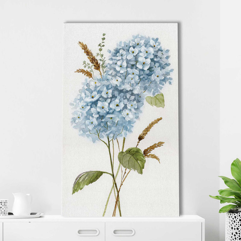«Petite Blue Hydrangea I» par Nan - peinture sur toile tendue, L 36 po x H 60 po, Toile tendue