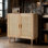 Buffet en rotin avec 2 portes magnétiques et tablettes réglables, rangement de style rétro tissé à la main pour le salon, la cuisine, l'entrée ou le couloir