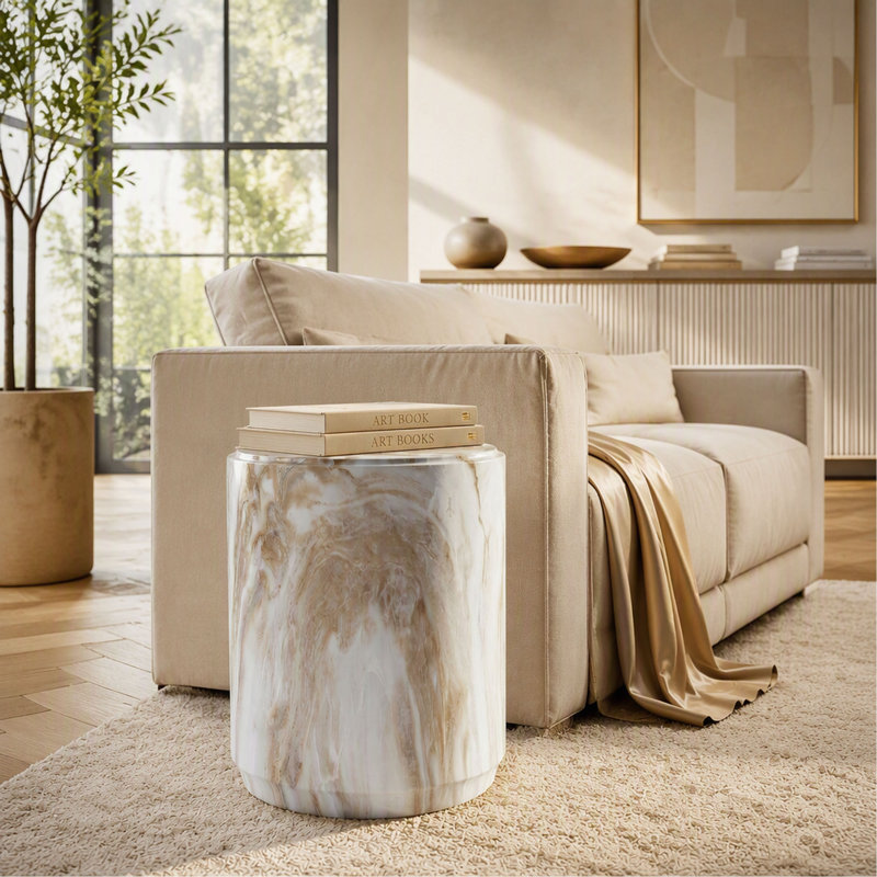 Tabouret d'appoint crème et imitation marbre D14,5 x 18,5 po, table d'appoint cylindrique sculpturale, pied central aspect pierre