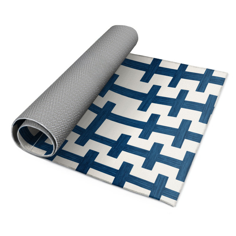 Checkered White Indoor and Outdoor Area Rug, Rectangle 2' x 3'
