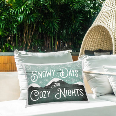 Oreiller imprimé extérieur Snowy Days And Cozy Nights, design par Jilly Jack Designs