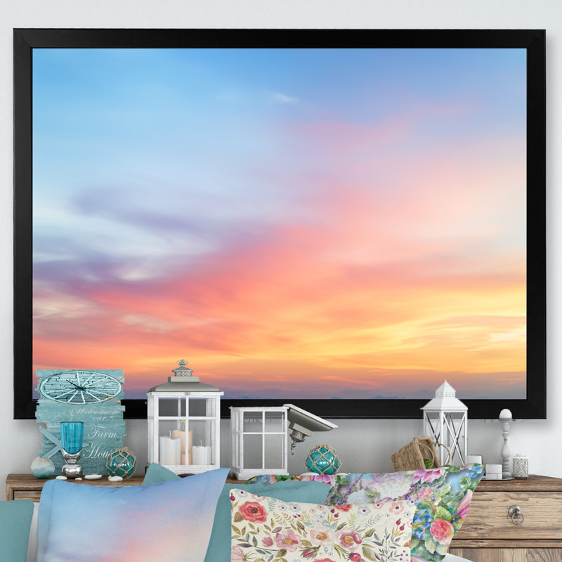 Cotton Candy Skies 2 - Sky, art mural, Cadre d'angle fermé noir, H 34 po x l 44 po x P 1,5 po