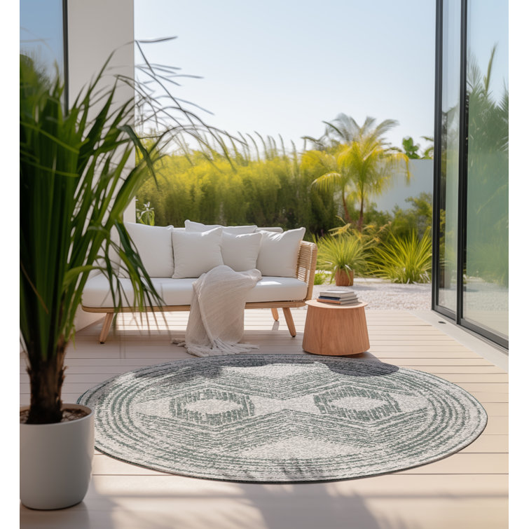 Round Gemini Geometric Indoor / Outdoor Area Rug