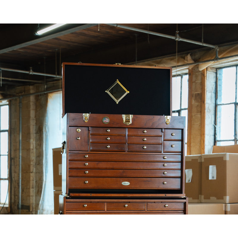 Gerstner 2613 Keepsake Chest – Handcrafted in the USA from Cherry