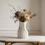 Vase décoratif en céramique blanche, joli petit vase à fleurs blanches pour la décoration intérieure, vases décoratifs en céramique de style bohème d'inspiration nordique moderne
