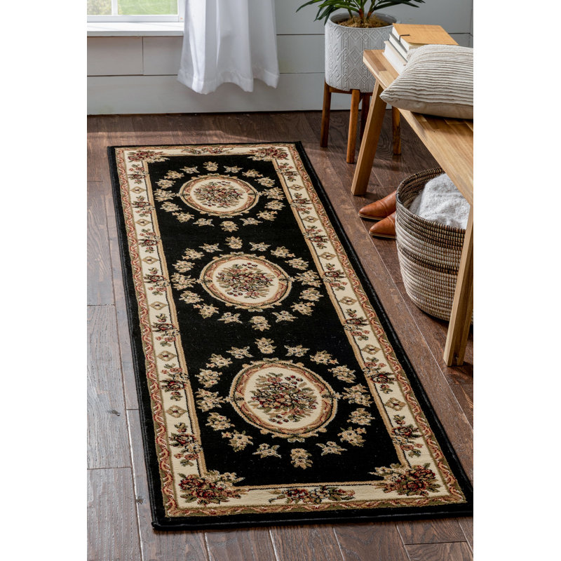 Tapis oriental noir / beige tissé à la machine Colindale, Tapis de couloir 2 pi 3 po x 7 pi 3 po