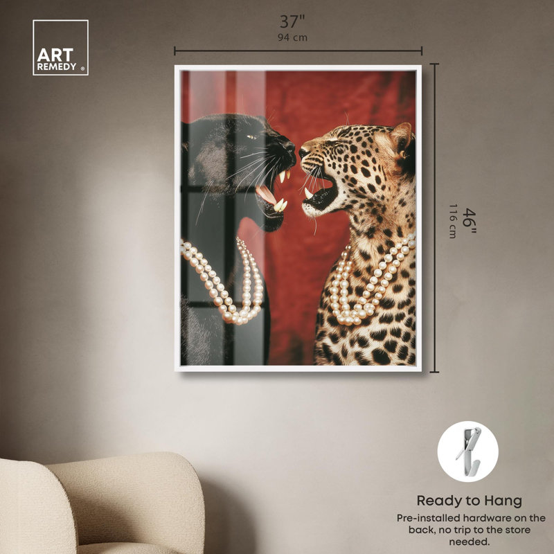 «Two Queens Shadowbox Print» par Art Remedy, H 46 po x l 37 po, Blanc
