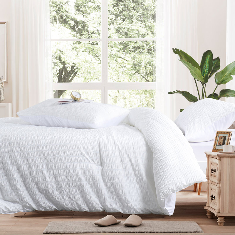 Suniya Seersucker Comforter Set, White, Twin Comforter + 1 Standard Sham