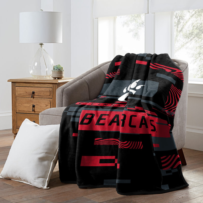 Throw Blanket, Black/Red, Bearcats