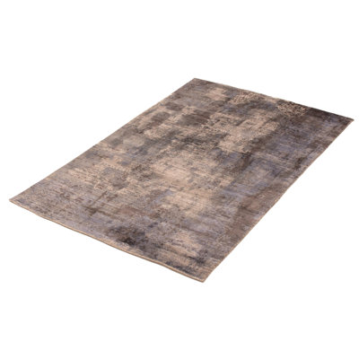 Quinones Indoor Rug