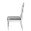 Chaise d'appoint en tissu et platine 2 pièces - siège fixe avec capacité de 220 lb, profondeur de 20 po, hauteur de 19 po. Délicats incrustations de strass rectangulaires brillants. Coussin de dossier confortable. Tablier en bois tourné