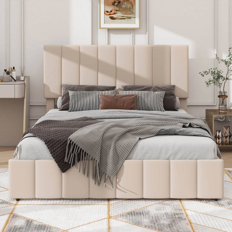 Un lit plateforme tapissier présentant un mécanisme de rangement hydraulique, Beige, Grand lit