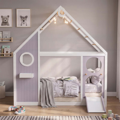 Lit simple avec glissade, bande lumineuse en boule, conception de maison de jeu en bois, panneau avant, mobilier de chambre amusant et élégant