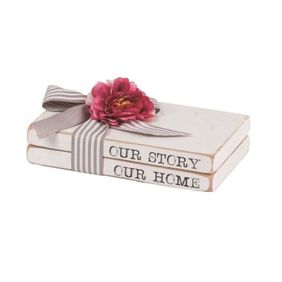 Pile de livres en bois blanc