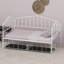 Le lit de jour avec tiroirs de rangement offre une fabrication durable et un style polyvalent pour les chambres d'amis-158828751