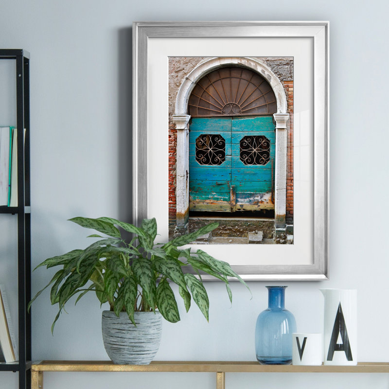 Porte de Venise par Danita Delimont - Reproduction sur papier encadrée, Encadrement argenté, H 18,5 po x l 24,5 po x P 1,5 po