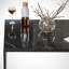 Table basse moderne avec pieds en métal, noir et blanc, 29,5 po x 16,9 po x 29,5 po | 100% panneau de particules enduit de mélamine, épaisseur: 0,7 pouce | Pieds électrostatiques thermolaqués | Design industriel élégant pour le salon