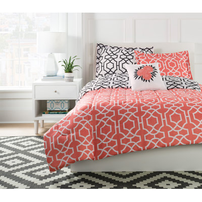 Polyester Geometric Shapes Comforter