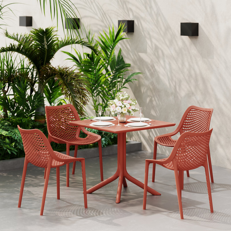 4-Person Outdoor Square Dining Set, Red