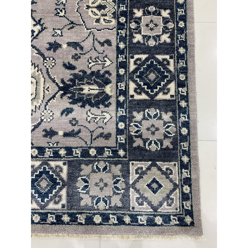 Captivating Jasmine Gray Hand Knotted Wool Area Rug, Rectangle 8' x 10'
