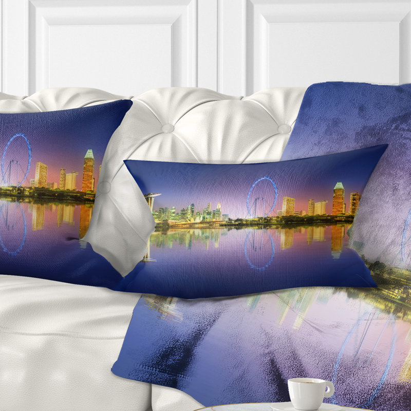 Coussin lombaire et ciel cityscape singapour