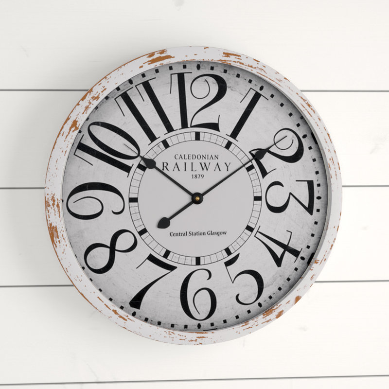 Horloge murale en bois blanc