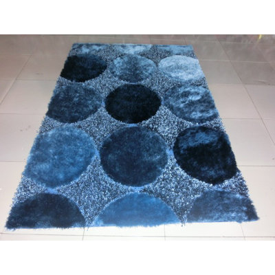 Tapis à poils longs bleu