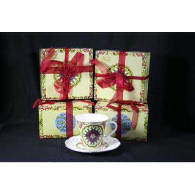 Ensemble de tasses et soucoupes