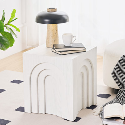 Petite table d'appoint carrée polyvalente, idéale comme table basse, table d'appoint ou table de chevet pour le décor du salon et de la chambre à coucher.