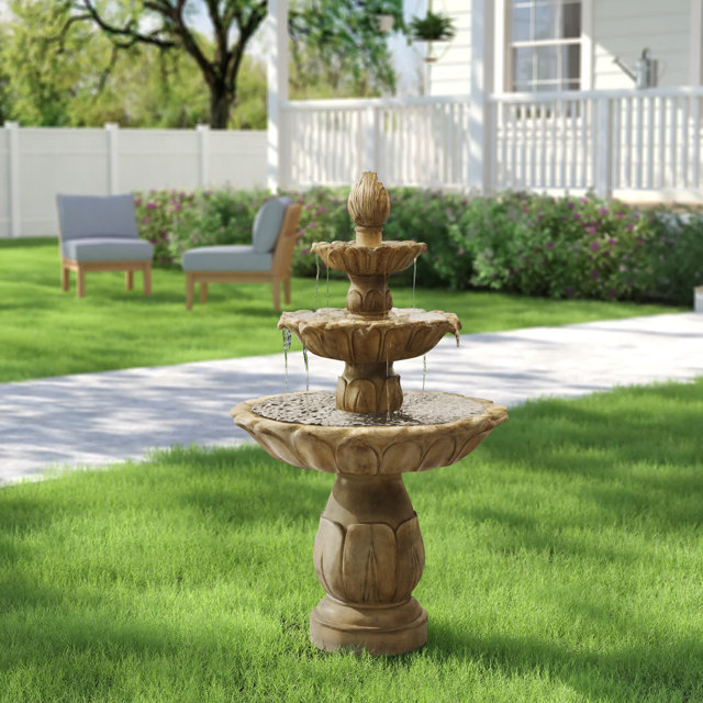 Large outdoor fountains