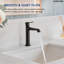 Robinet de lavabo de salle de bain à poignée simple avec drain-124671810