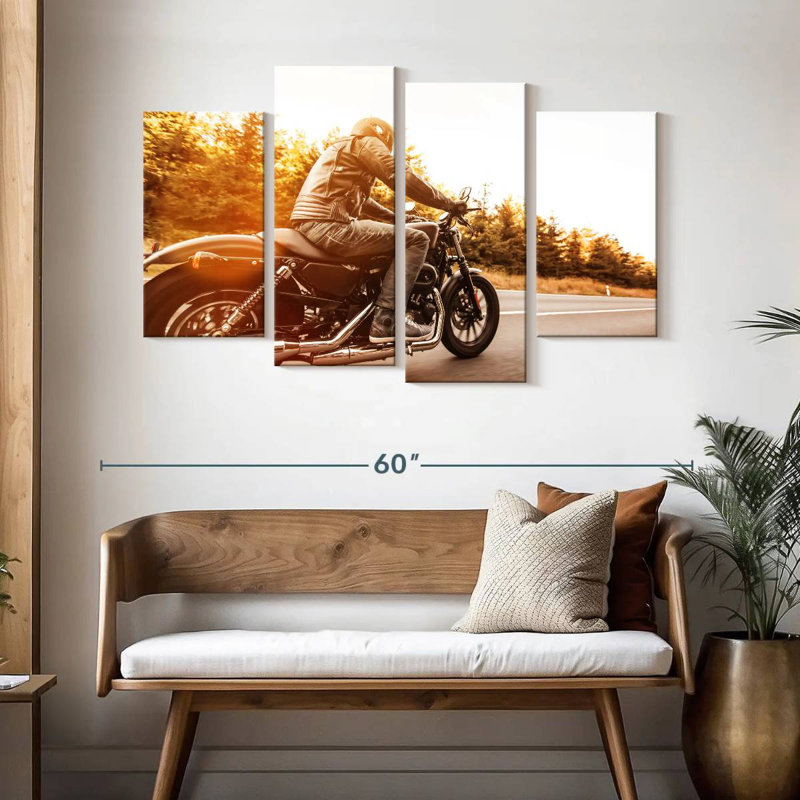 Homme Mehar sur une moto, H 32 po x l 52 po