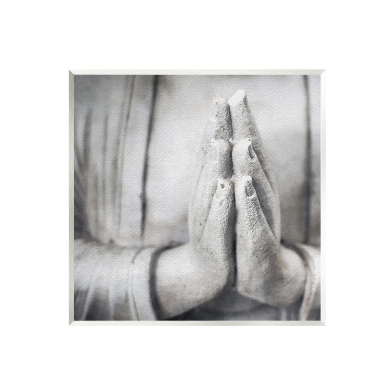 «Buddha Prayer Hands on Wood» par LSR Design Studio Print, Estampe numérique Farmhouse, H 12 po x l 12 po x P 1,5 po