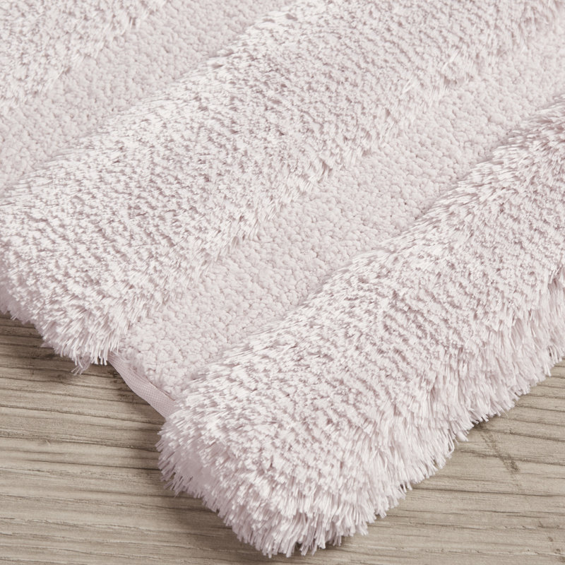 Blush Tufted Pearl Channel Bath Rug 24"