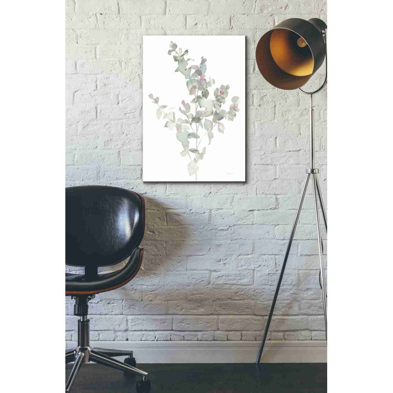 «Eucalyptus II White» par Danhui Nai, art mural sur toile, H 26 po x l 18 po x P 0,75 po