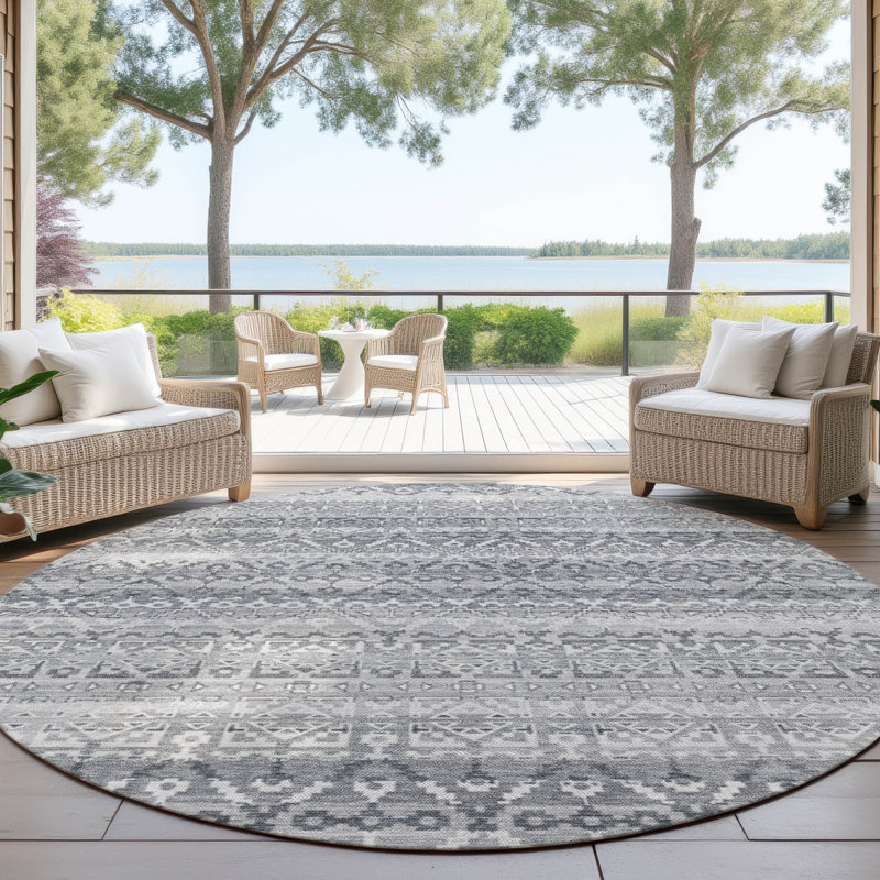 Machine Washable Indoor/Outdoor Xhevrie Gray Rug, Round 8'