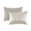 Très grand / très grand édredon. 100% coton avec chenille. Imprimé taupe. Revers uni. . 2 taies décoratives incluses. . Capitonnage en chenille 3 pièces lavable à la machine. Imprimé taupe. Et des taies décoratives.