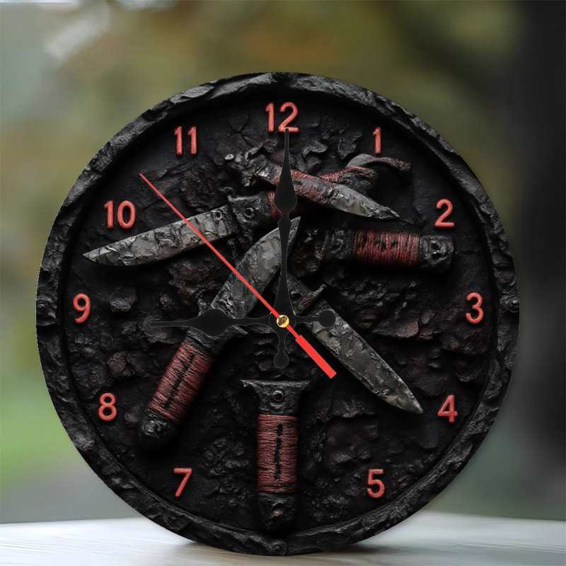Horloge avec couteaux et chiffres rouges