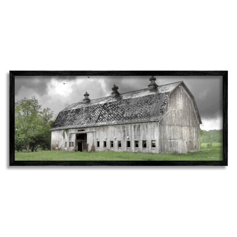 Farmland Barn Overhead Clouds par Lori Deiter - Photographie à cadre flottant sur bois, Giclée encadrée noir minuit
