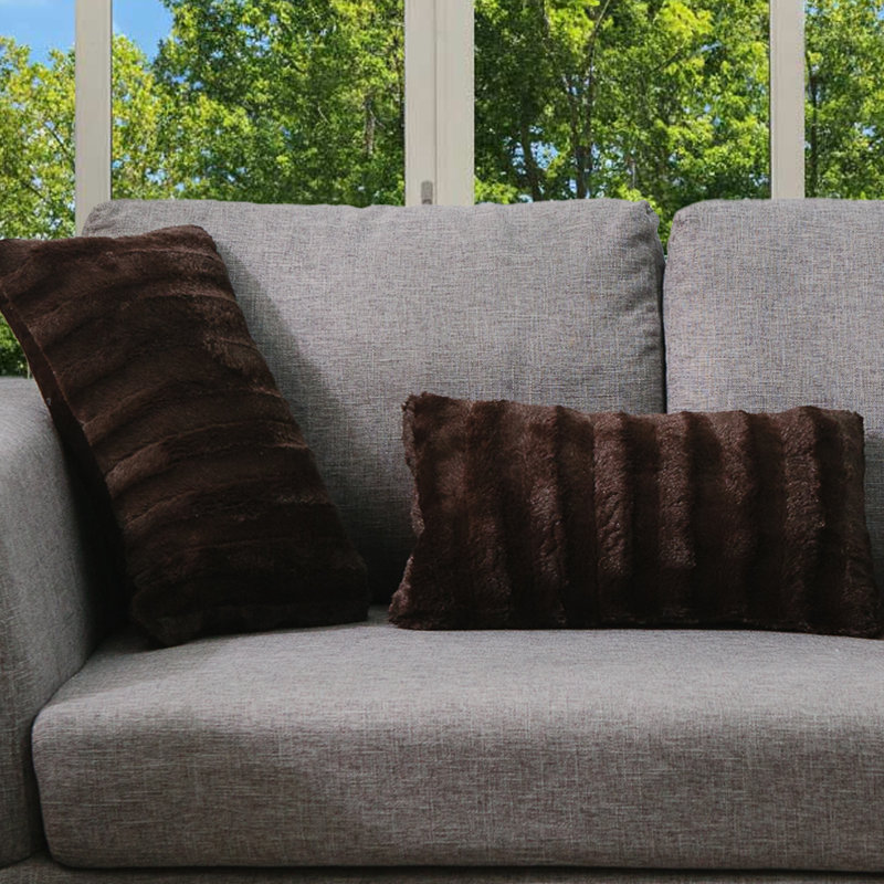Housse et coussin rectangulaire imitation fourrure Swampscott, Chocolat