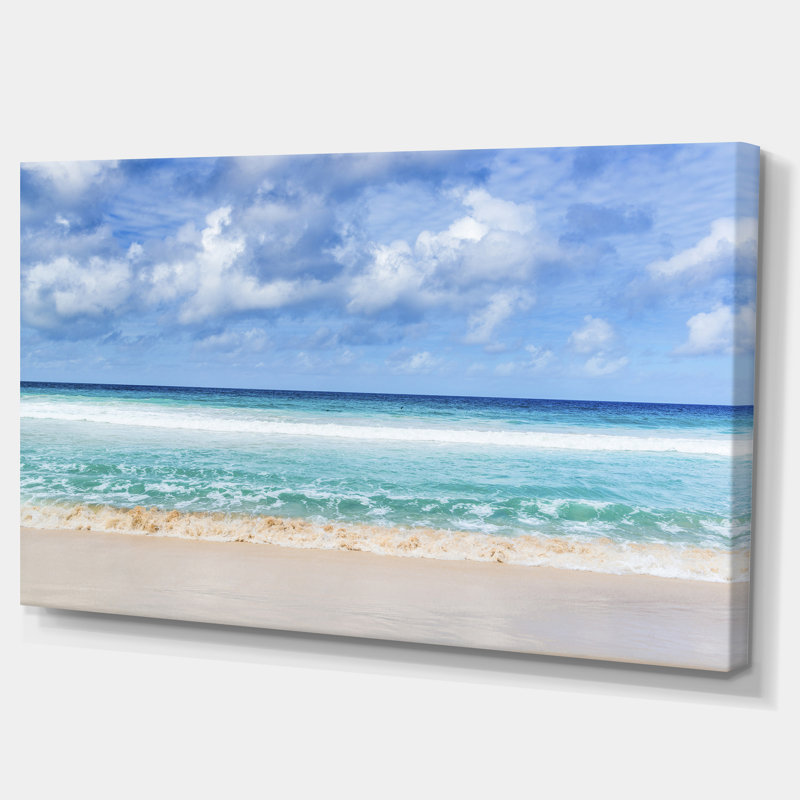 « Tranquil Beach Under White Clouds » - Impression, H 20 po x l 40 po, Toile tendue, Sans cadre