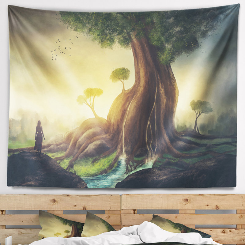 Arbre géant abstrait avec tapisserie de femme, H 50 po x l 60 po