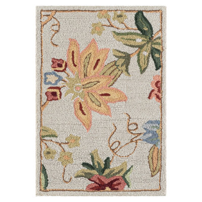 Sapin Hand Hooked Wool Floral Rug