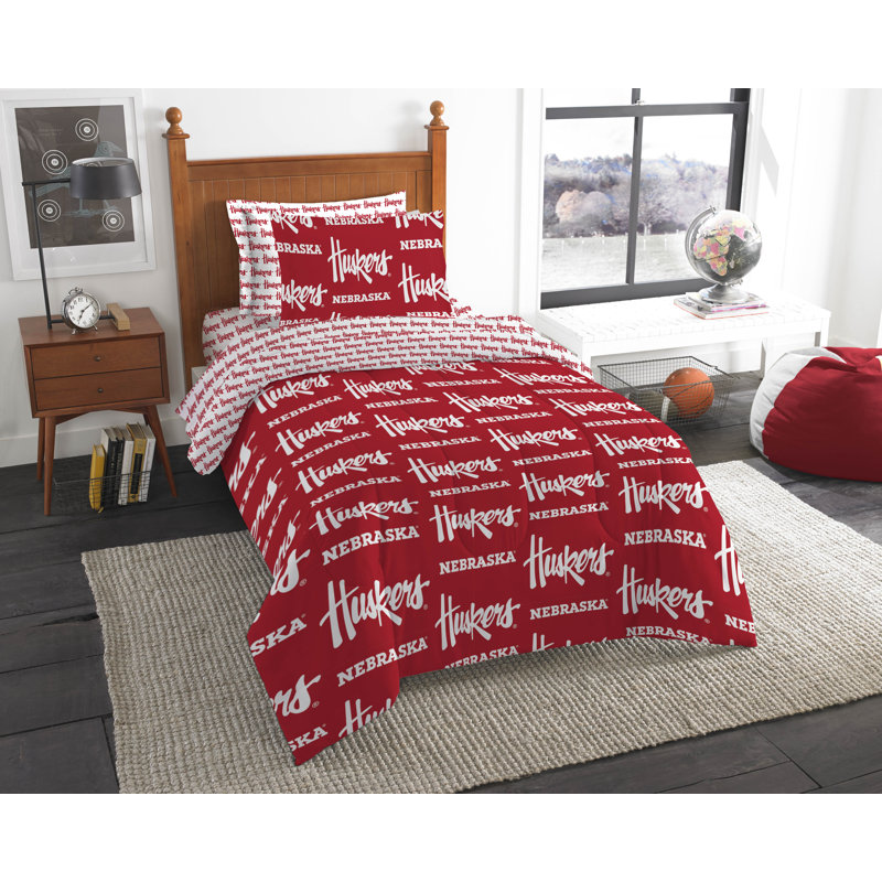 Polyester Comforter, NCAA University of Nebraska, Lincoln