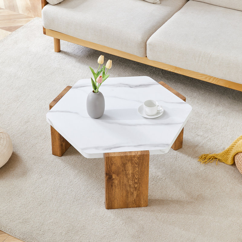 Table basse 31 "avec plateau effet marbre et base triangulaire en bois Harmonia