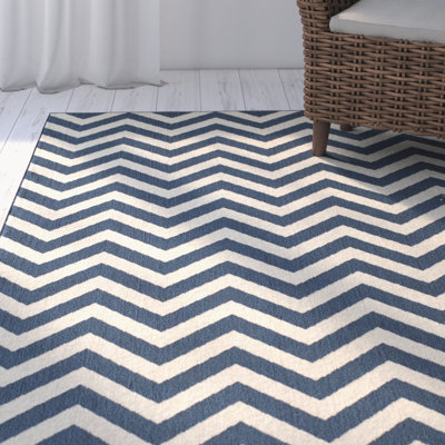 Irita Chevron Indoor / Outdoor Rug