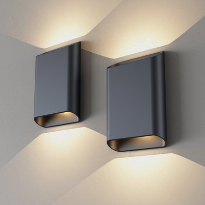 Appliques murales murales pour l'intérieur et le bas de la chambre à coucher, ensemble de 2 appliques murales d'extérieur à DEL à intensité variable, porche moderne de 7,8 po, lampe murale imperméable Ip65 pour cour, 120 à 277 V, 14 W, 3 000 Cri90, couleur noire
