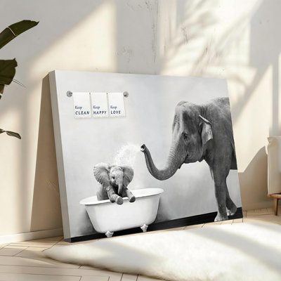 Éléphant noir salle de bain mère et enfant jouant de l'eau dans la baignoire Crock, reproduction d'art sur toile, cadre en bois massif, art mural pour décoration de salle de bain (16 po x 24 po)
